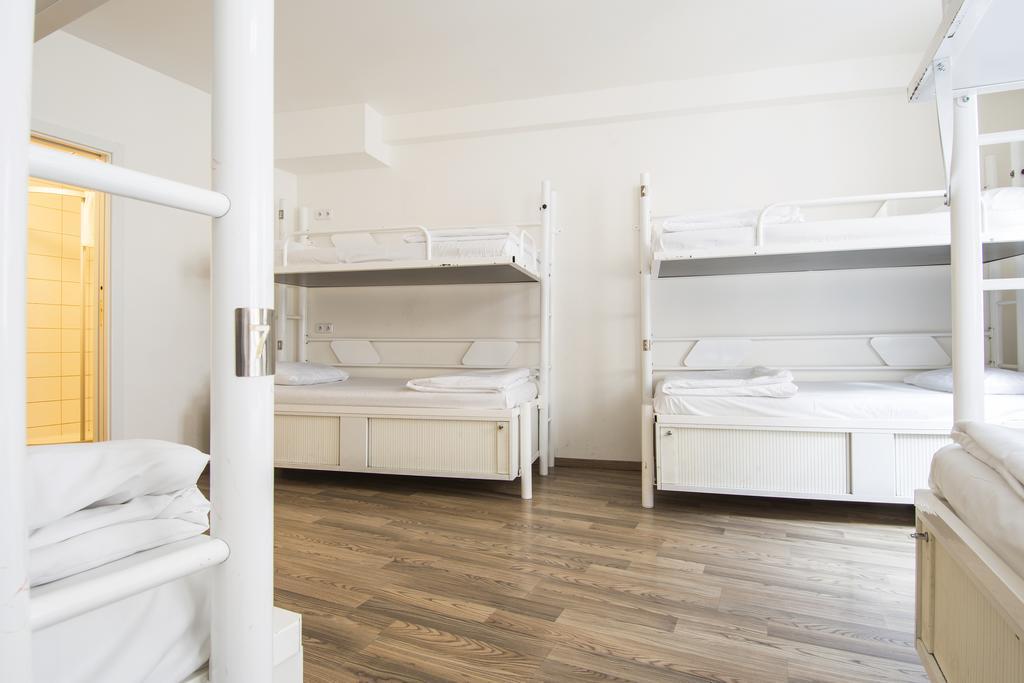 Hostel Safestay Charles Bridge Praga